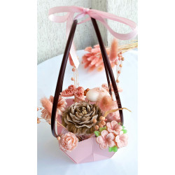 Aranjament floral cadouri in cosulet cu 9 lumanari ceara soia Aranjament floral cadouri in cosulet cu 9 lumanari ceara soia
