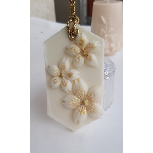 Odorizant dulap Sakura parfumat si decorat cu flori de cires Japonez, ceara soia Odorizant dulap Sakura parfumat si decorat cu flori de cires Japonez, ceara soia
