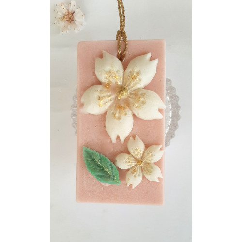 Odorizant dulap Sakura roz cu parfum esential de flori cires Japonez si decorat manual cu flori cires Odorizant dulap Sakura roz cu parfum esential de flori cires Japonez si decorat manual cu flori cires